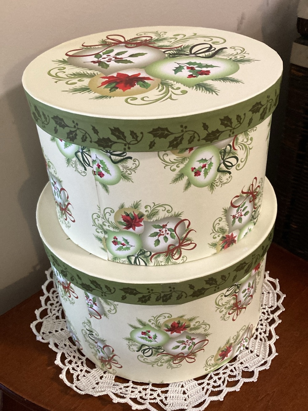 Festive Green & Red Holiday Storage Hat Boxes - Decorative Set